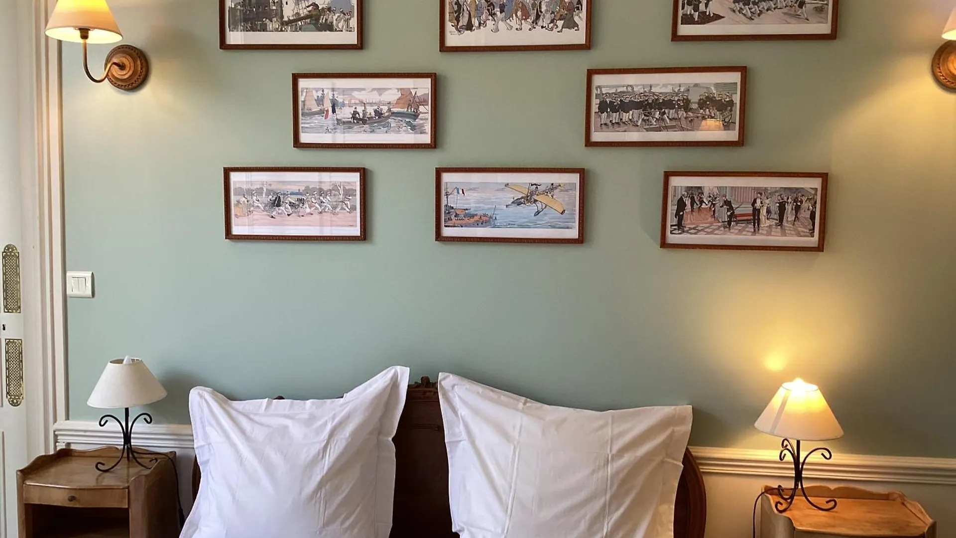 Bed & Breakfast Bed And Breakfast Paris Quartier Champs-Elysees France