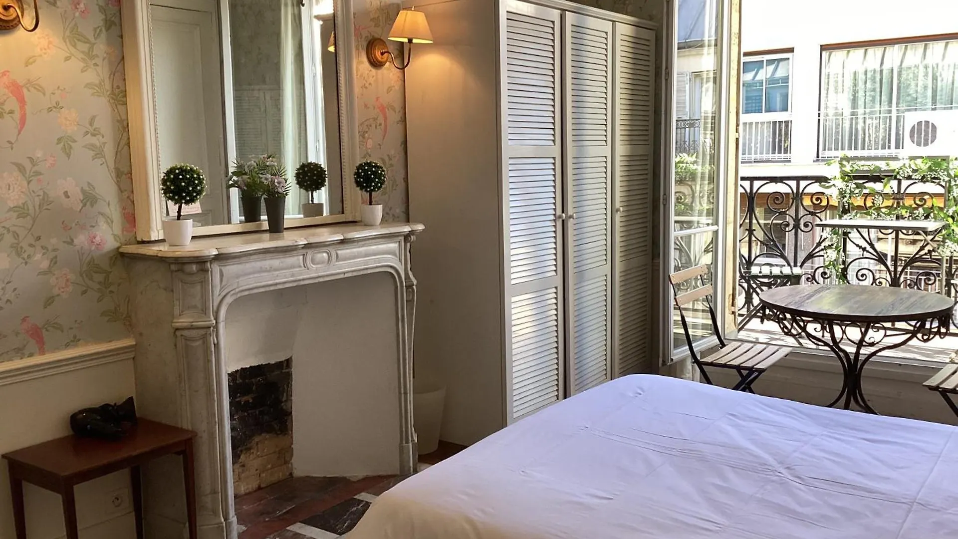 Bed & Breakfast Bed And Breakfast Paris Quartier Champs-Elysees