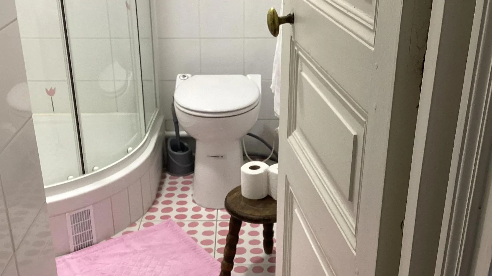 Bed & Breakfast Bed And Breakfast Paris Quartier Champs-Elysees France