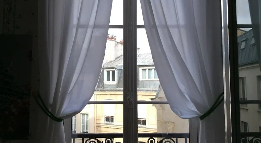 Bed And Breakfast Paris Quartier Champs-Elysees 0*,  France